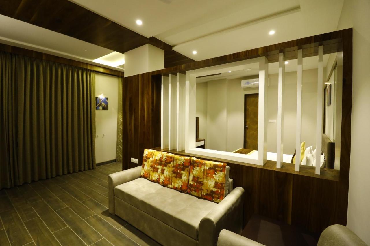 Baramati Hotel The Royal Inn المظهر الخارجي الصورة