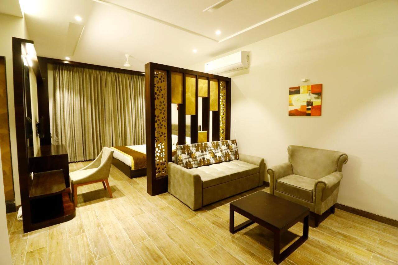 Baramati Hotel The Royal Inn المظهر الخارجي الصورة