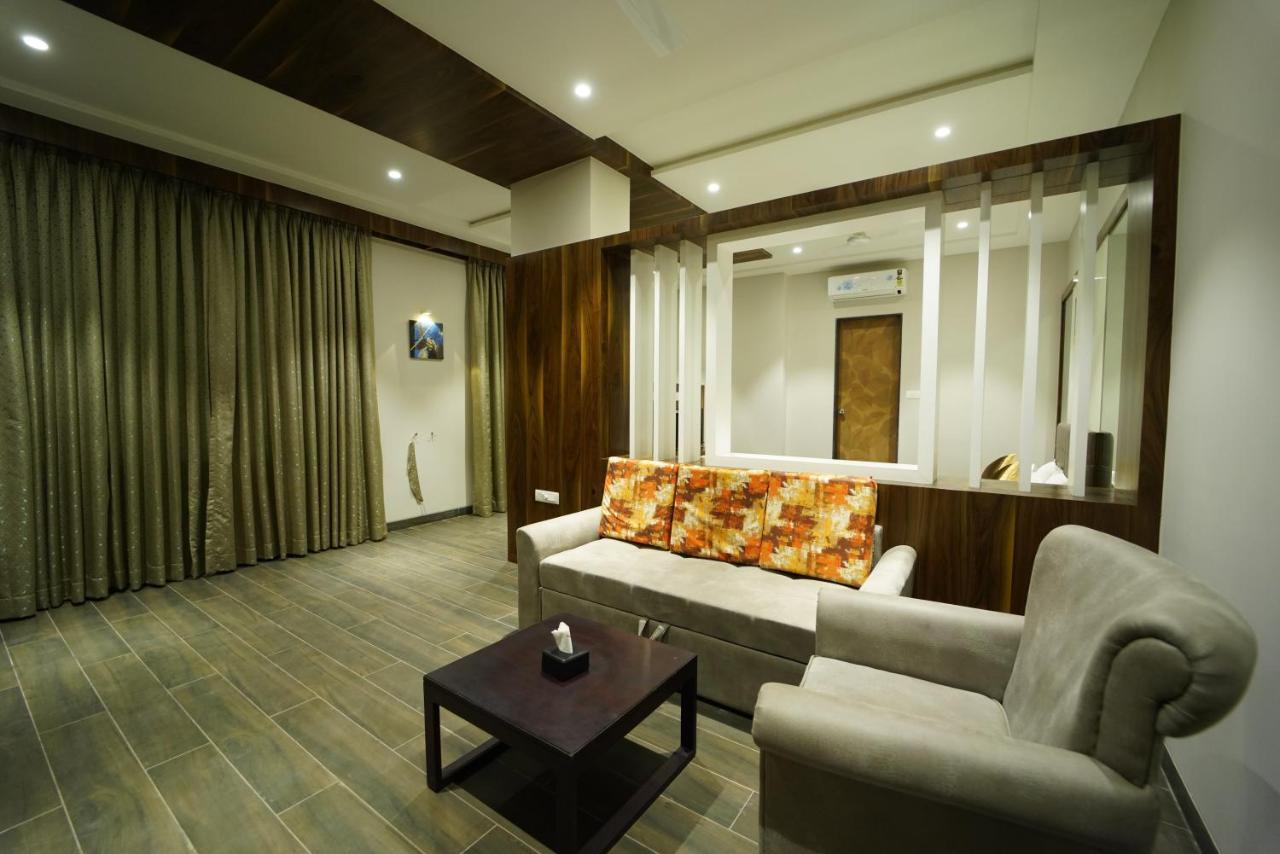 Baramati Hotel The Royal Inn المظهر الخارجي الصورة