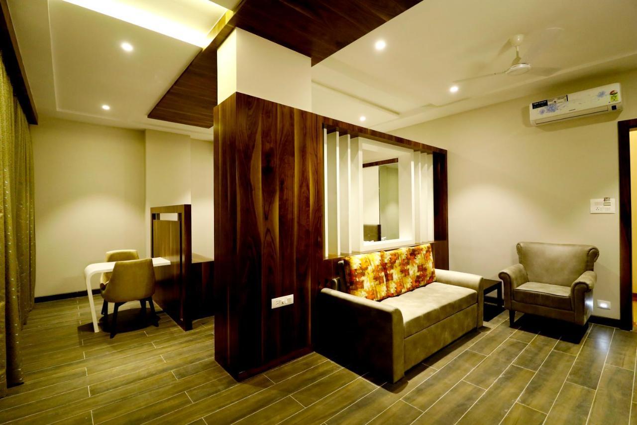 Baramati Hotel The Royal Inn المظهر الخارجي الصورة